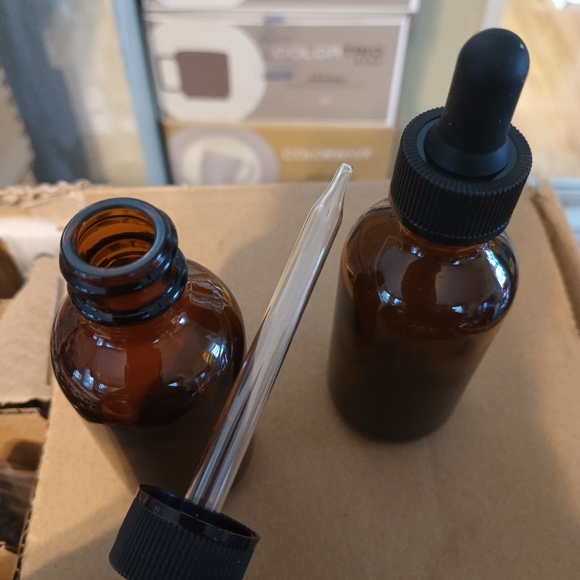 Bottle with drop lid - Picture 3 of 4